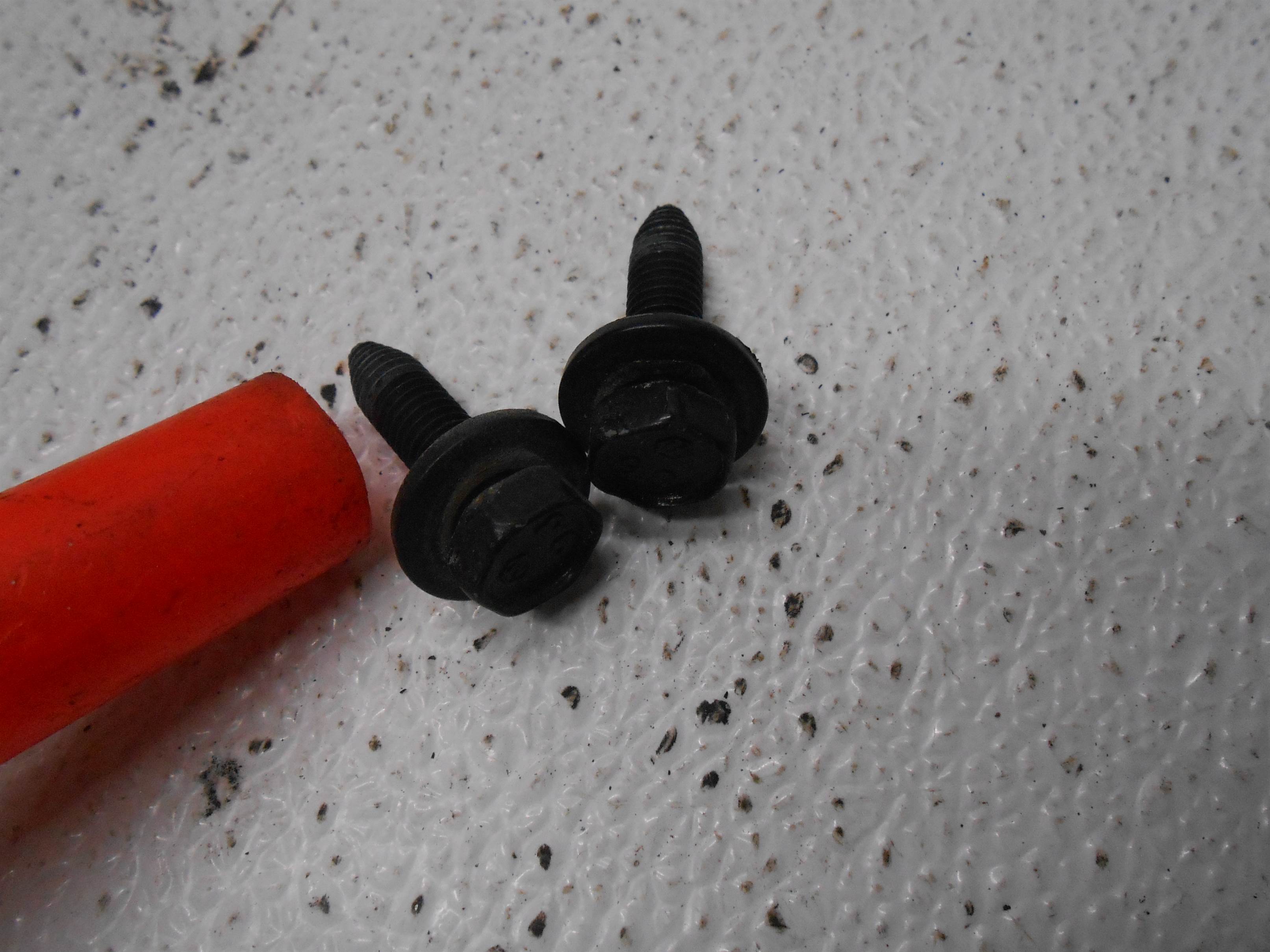 Used 2004 jeep Grand Cherokee Hinge To Hatch Bolts LH OR RH for sale small view front thumbnail