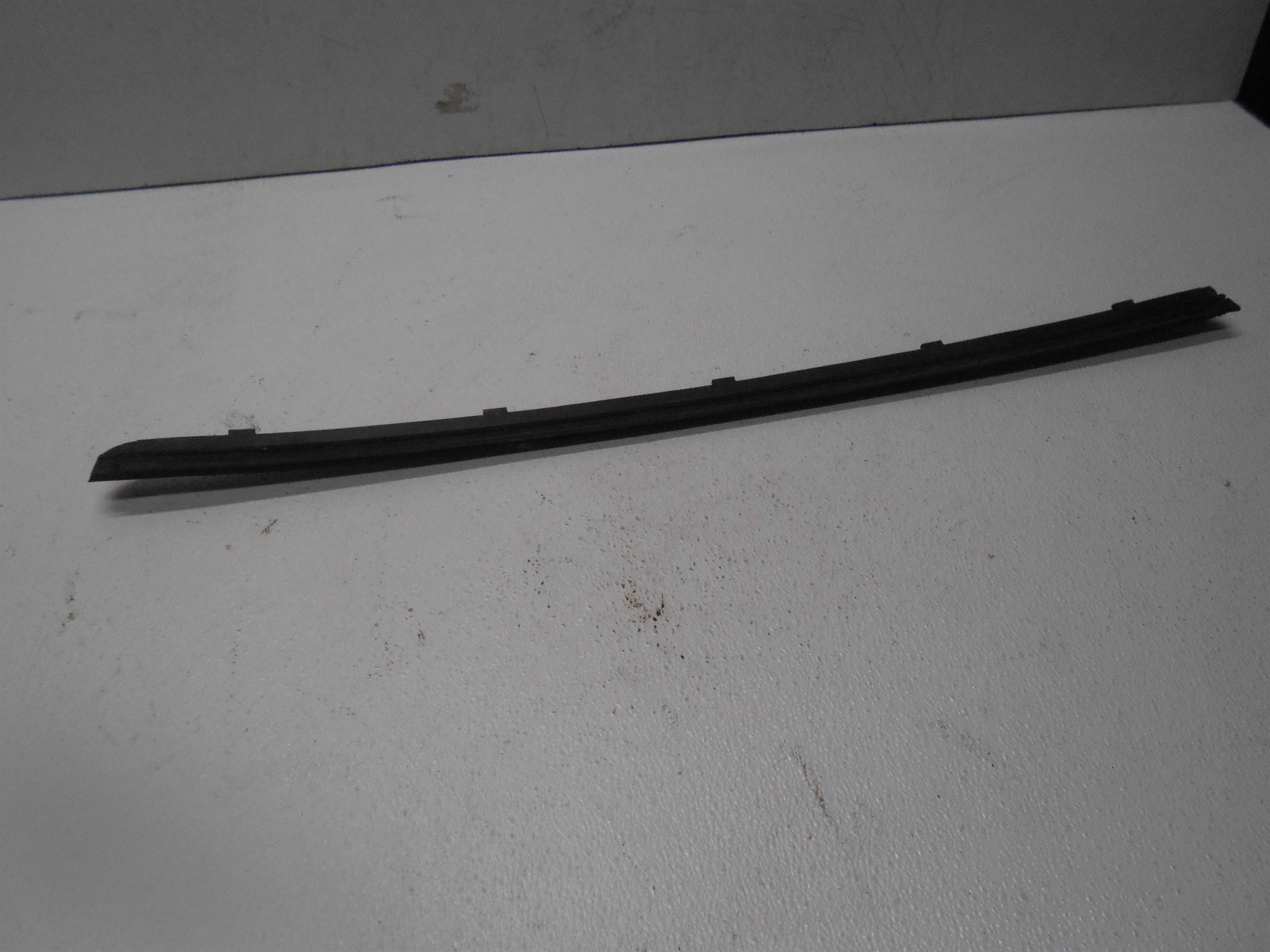 Used 1998 chevrolet S10 Front Right Passenger Door Window Belt Weatherstrip Trim for sale small view front thumbnail