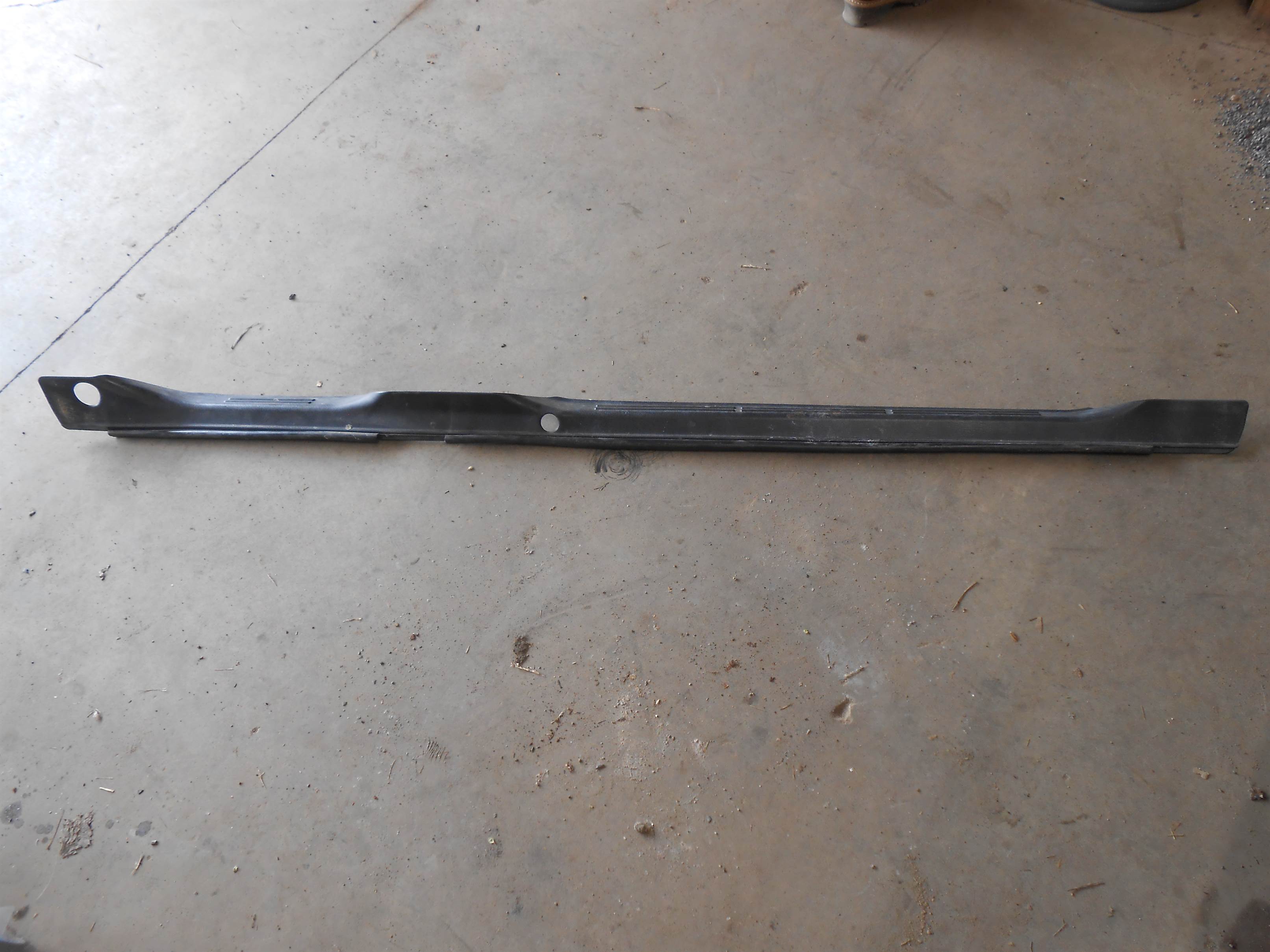 Used 2004 GMC Yukon Right Passenger Sill Scuff Trim Full Length for sale small view front thumbnail