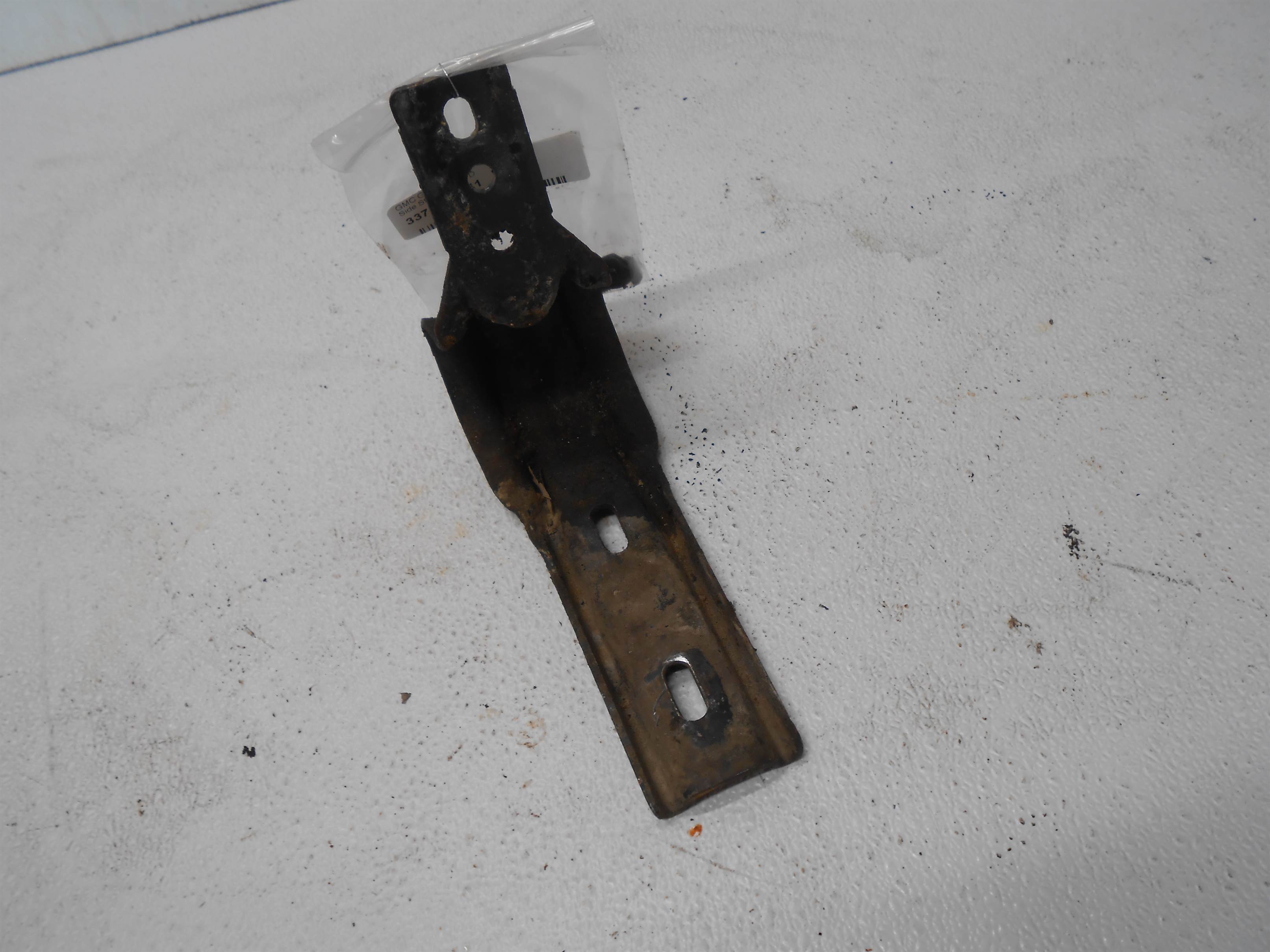 Used 2004 GMC Yukon Side Step Bracket for sale small view front thumbnail