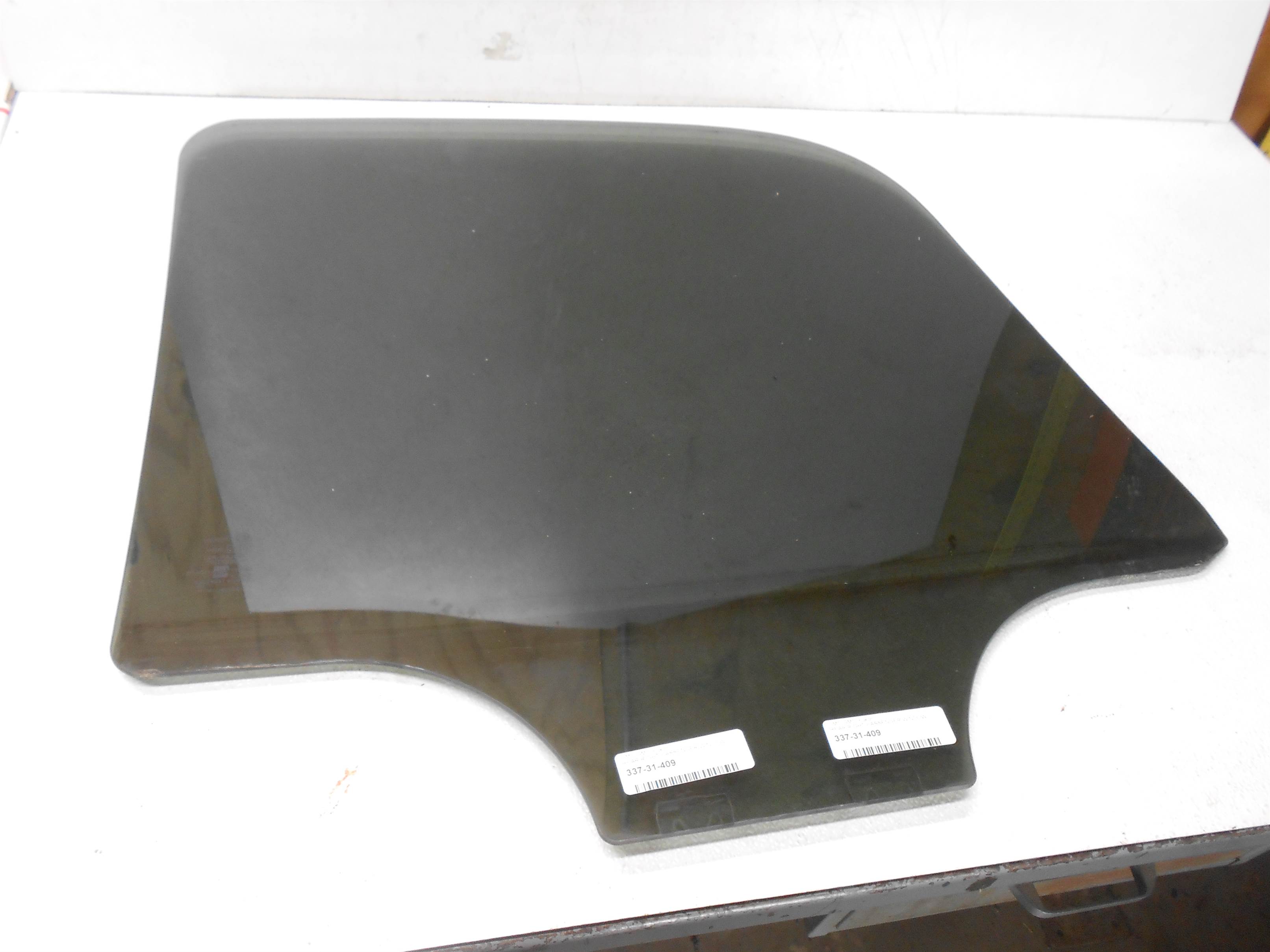 Used 2004 GMC Yukon Rear Right RH Passenger side Window Glass for sale small view front thumbnail