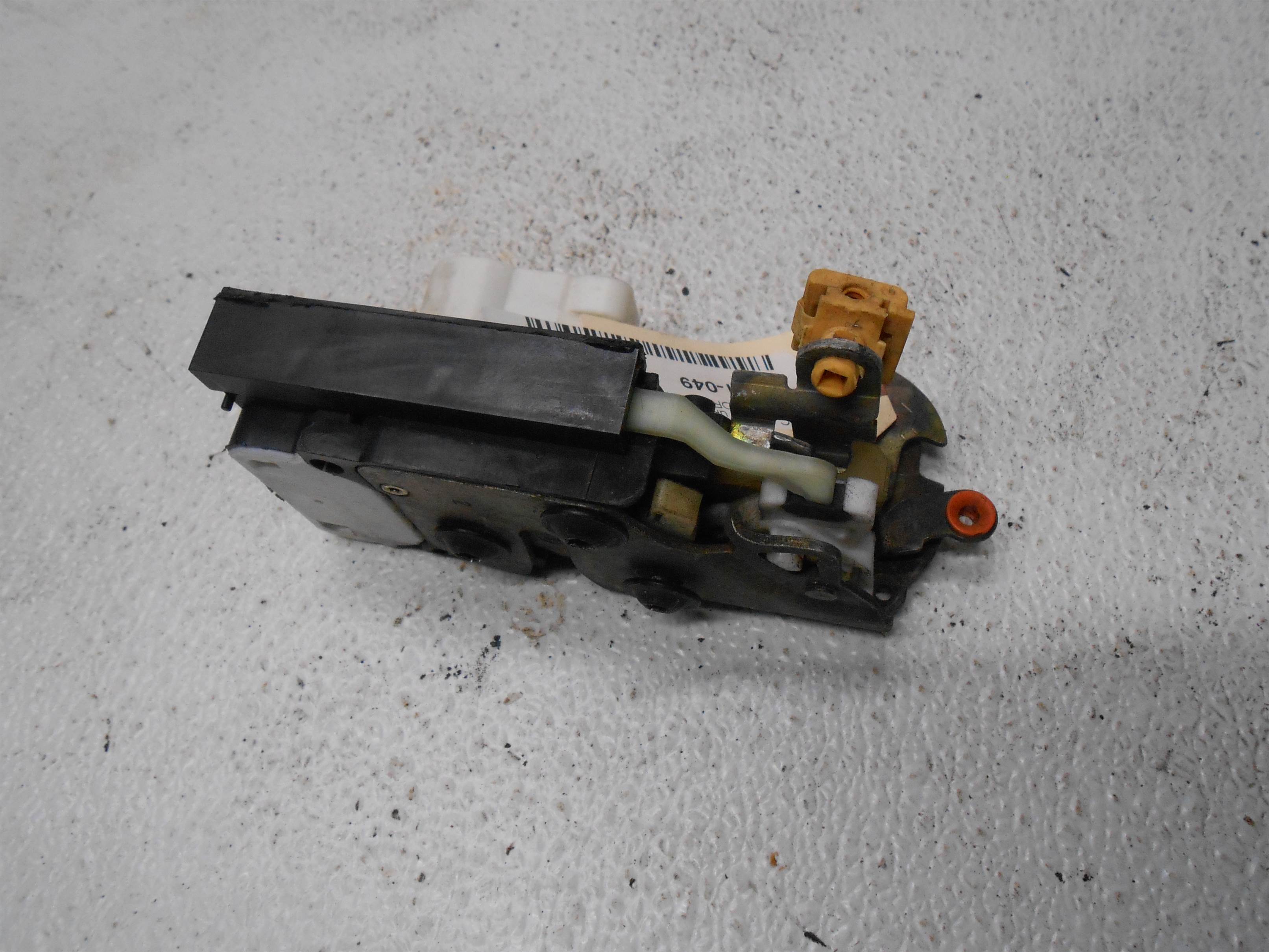 Used 2004 GMC Yukon Front Right Passenger Door Latch for sale small view front thumbnail