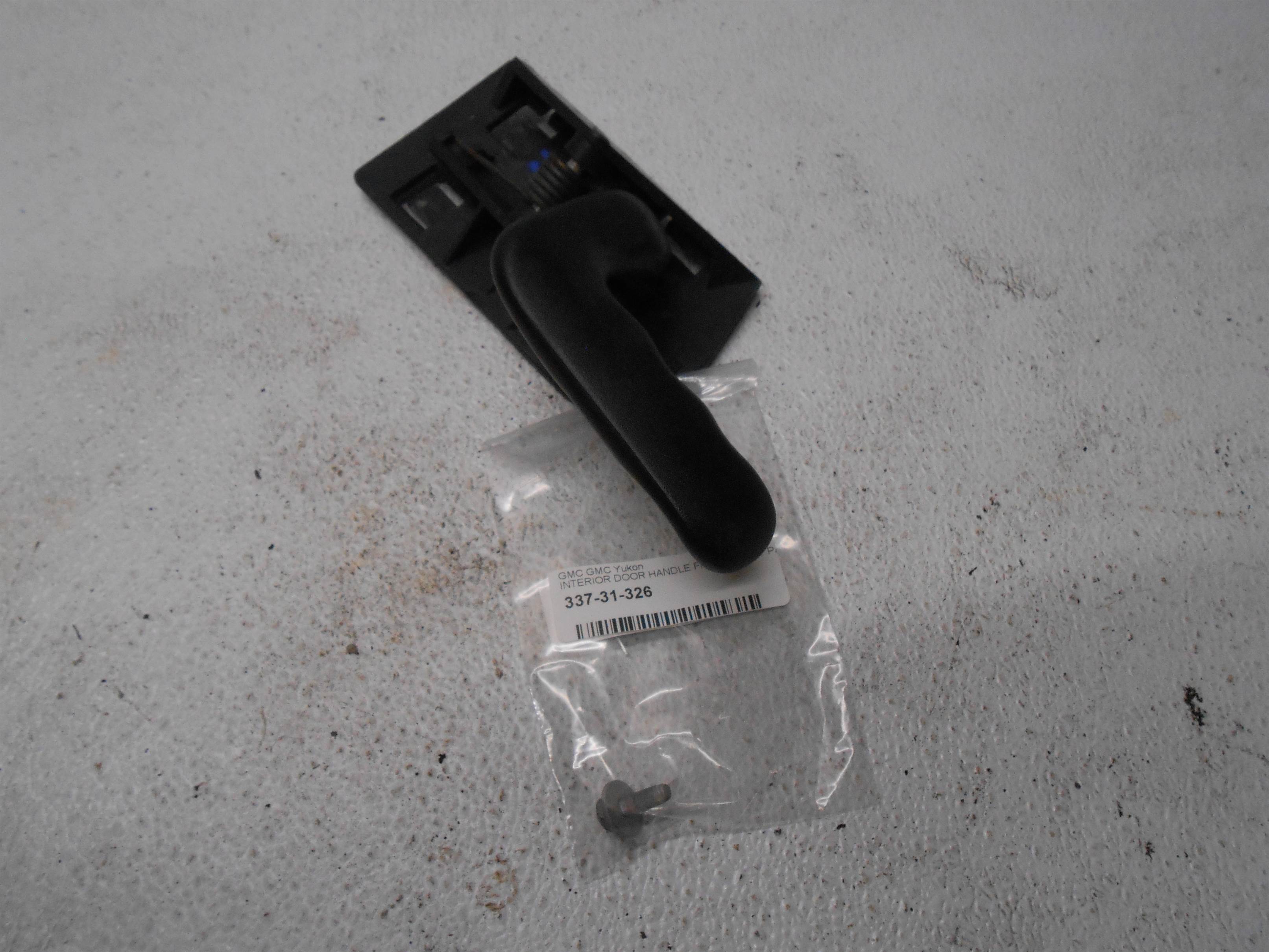 Used 2004 GMC Yukon Front Right RH Passenger side Interior Door Handle for sale small view front thumbnail