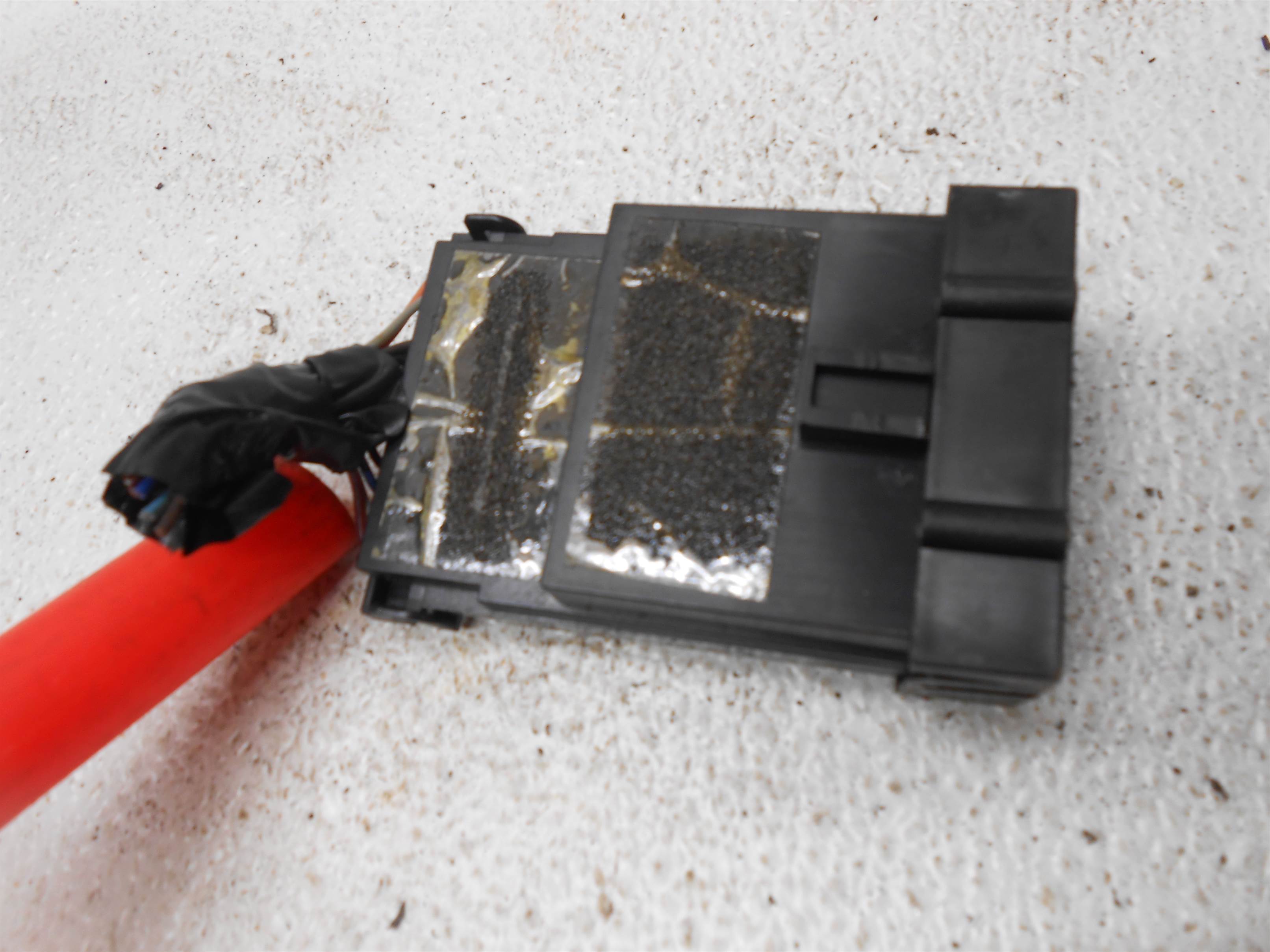 Used 2004 GMC Yukon Center Ceiling Roof Console Module for sale small view front thumbnail