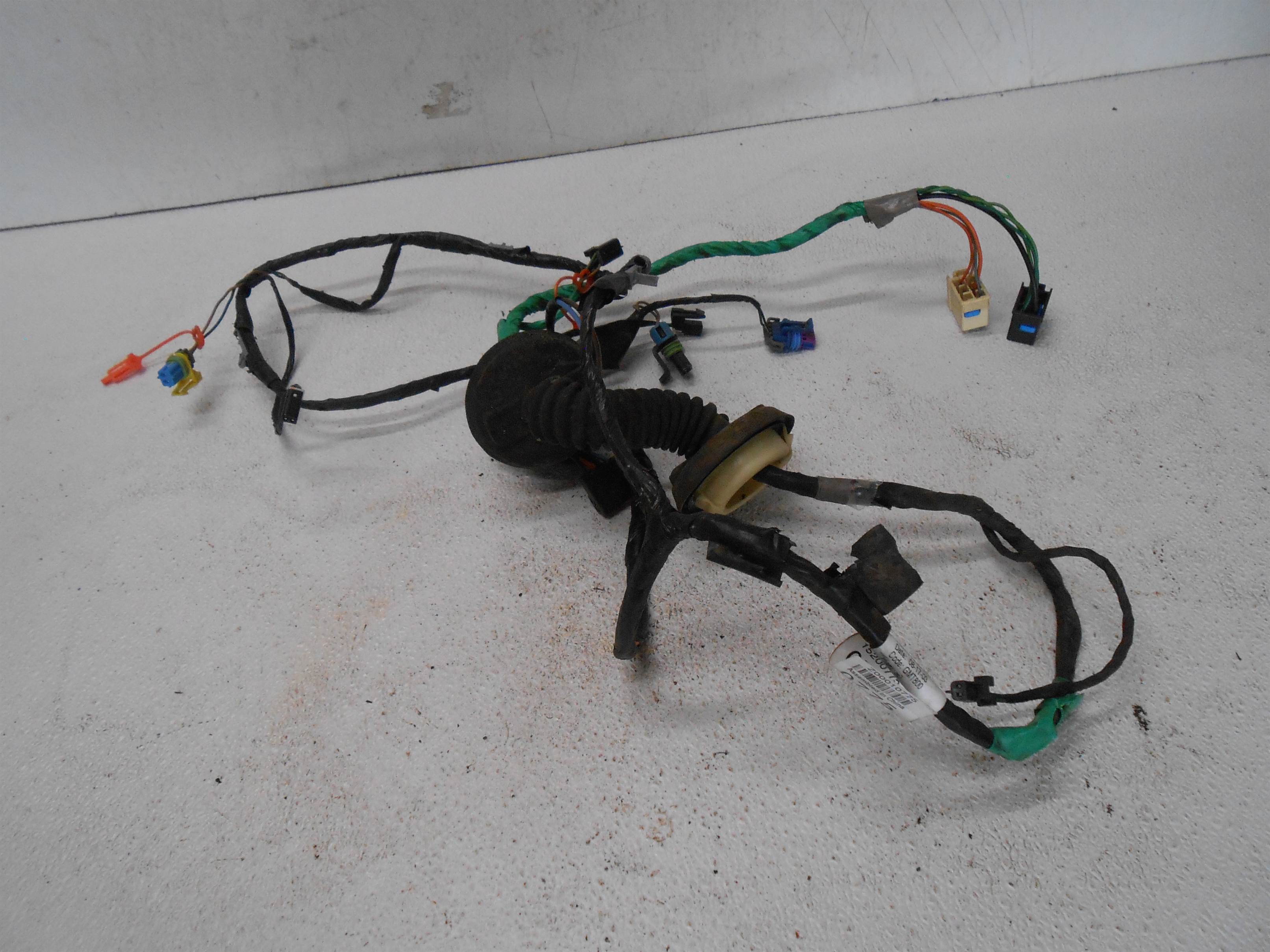 Used 2004 GMC Yukon Front Right RH Passenger Door Wire Harness for sale small view front thumbnail