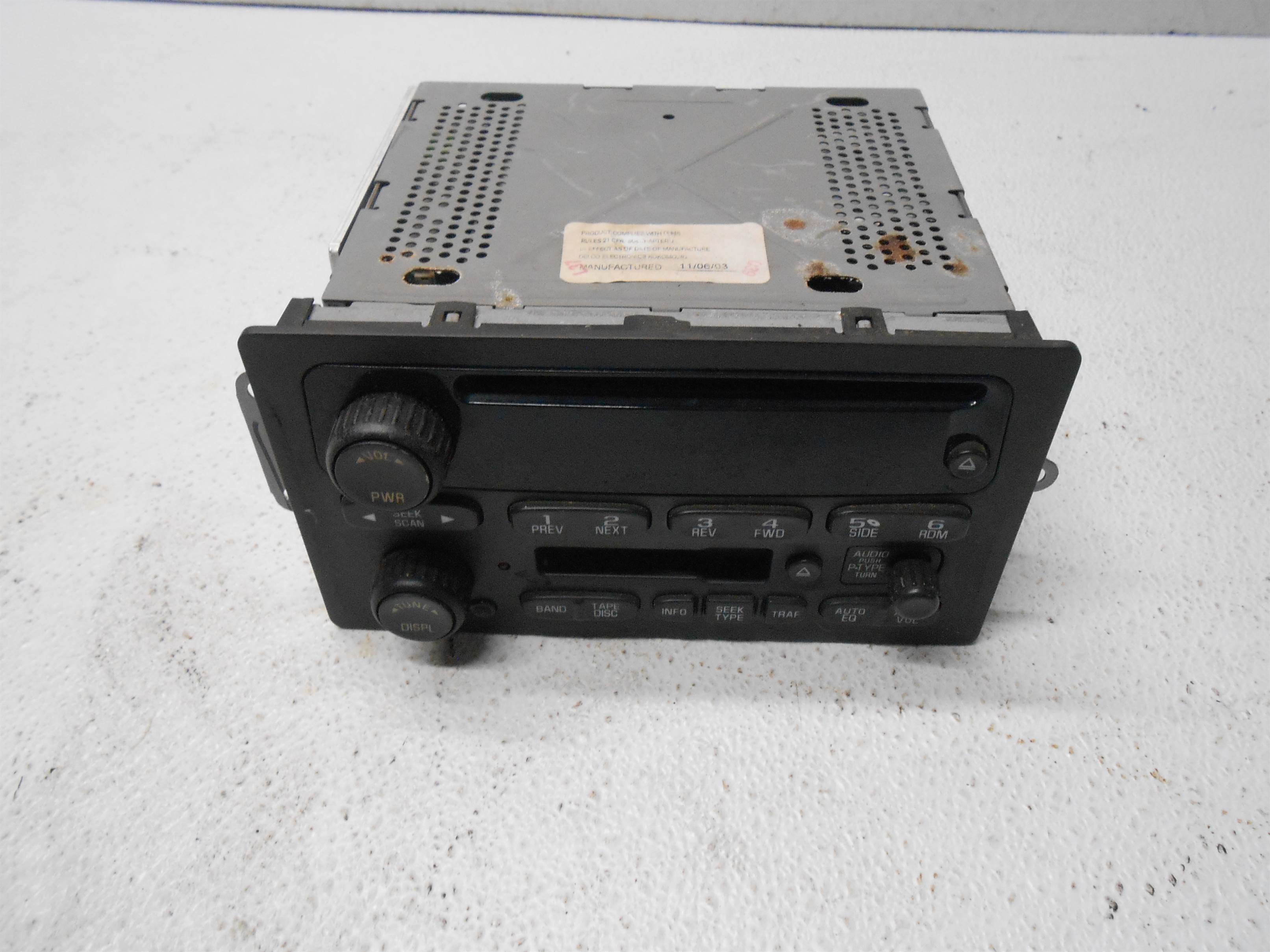Used 2004 GMC Yukon Radio AM FM Tape CD Player for sale small view front thumbnail