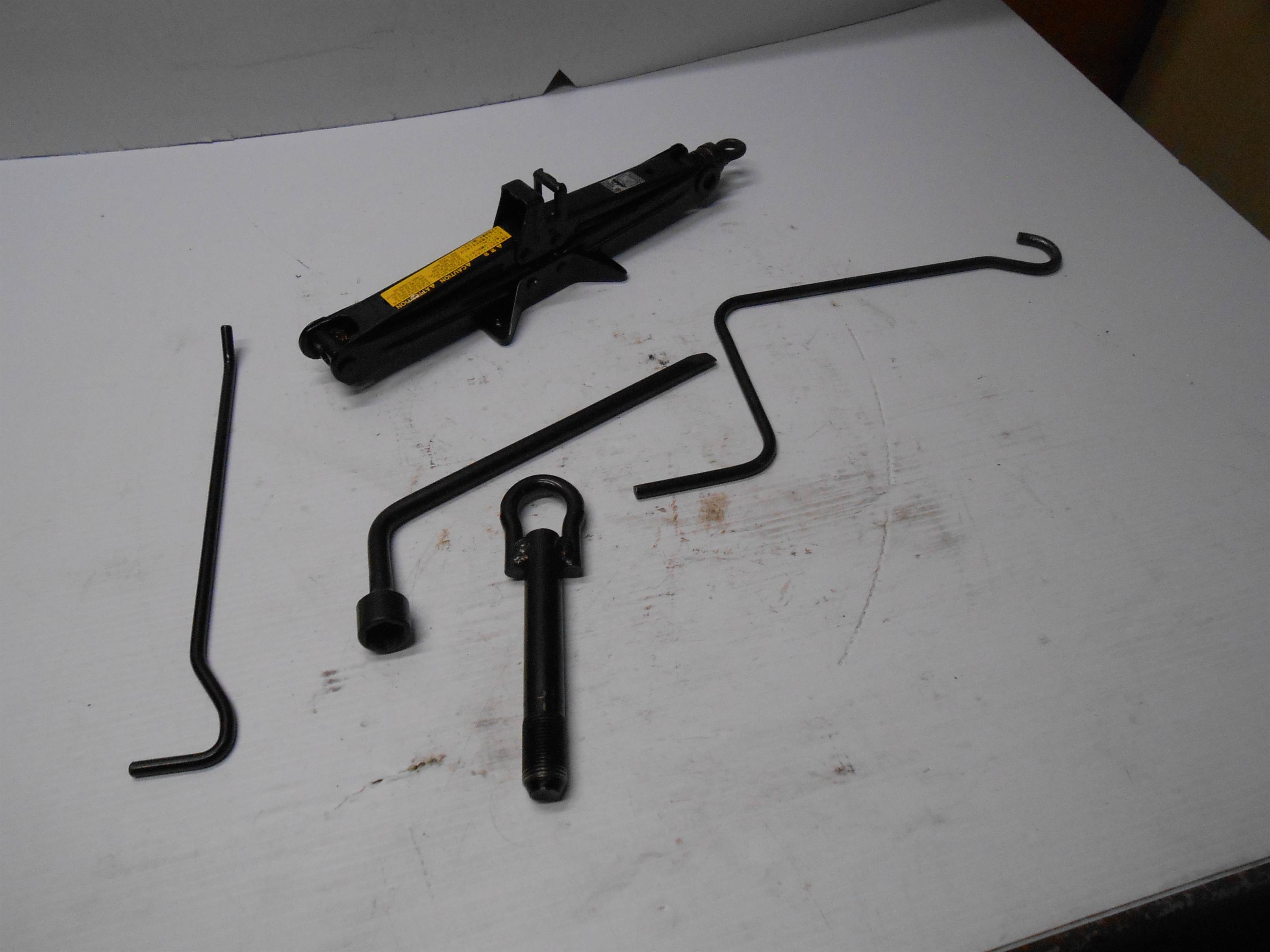 Used 2004 2005 2006 2007 2008 2009 2010 2011 Toyota Prius Jack Assembly for sale small view front thumbnail