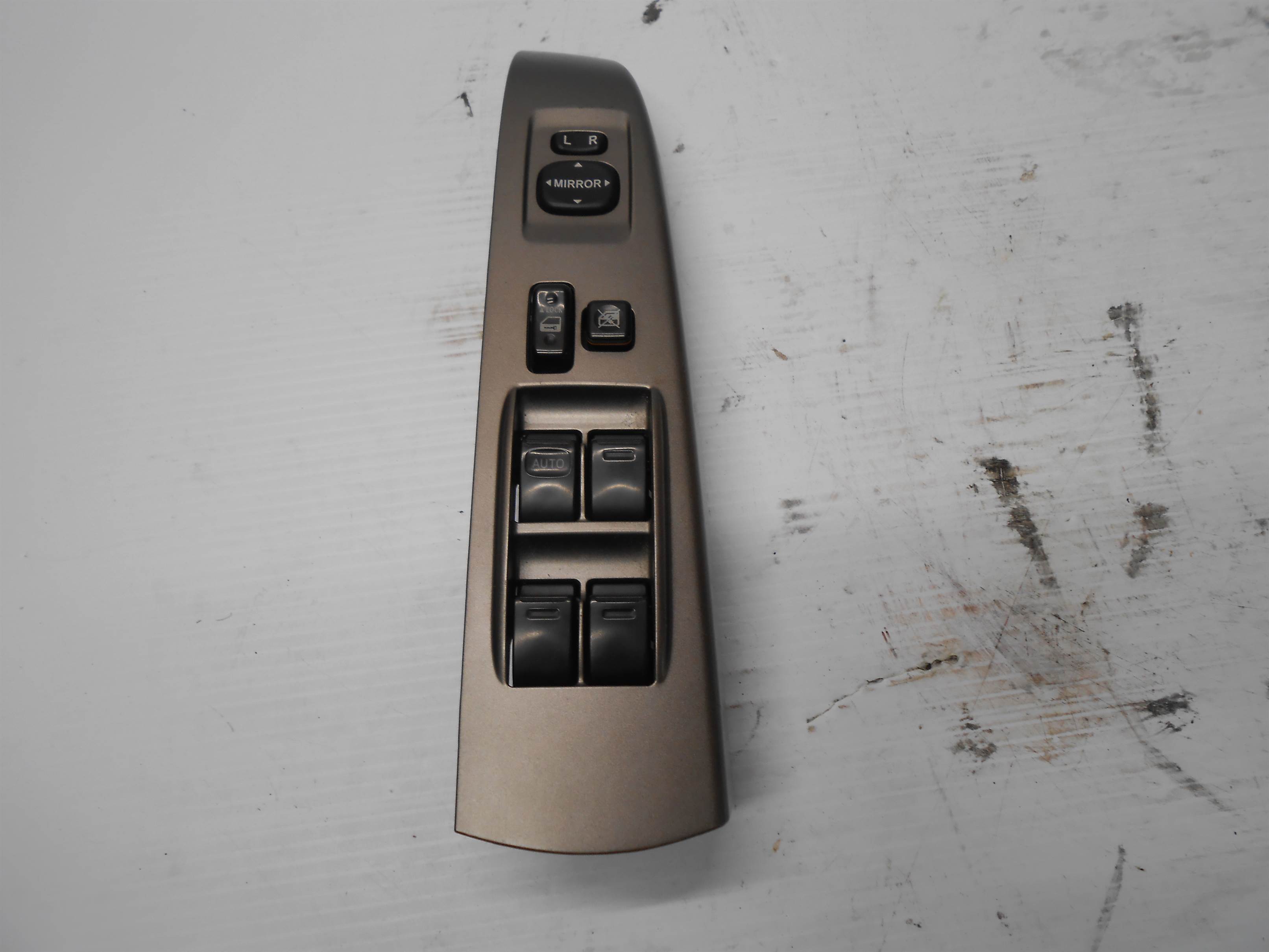 Used 2007 Toyota Prius Front Left LH Driver side Master Window Switch Button for sale small view front thumbnail