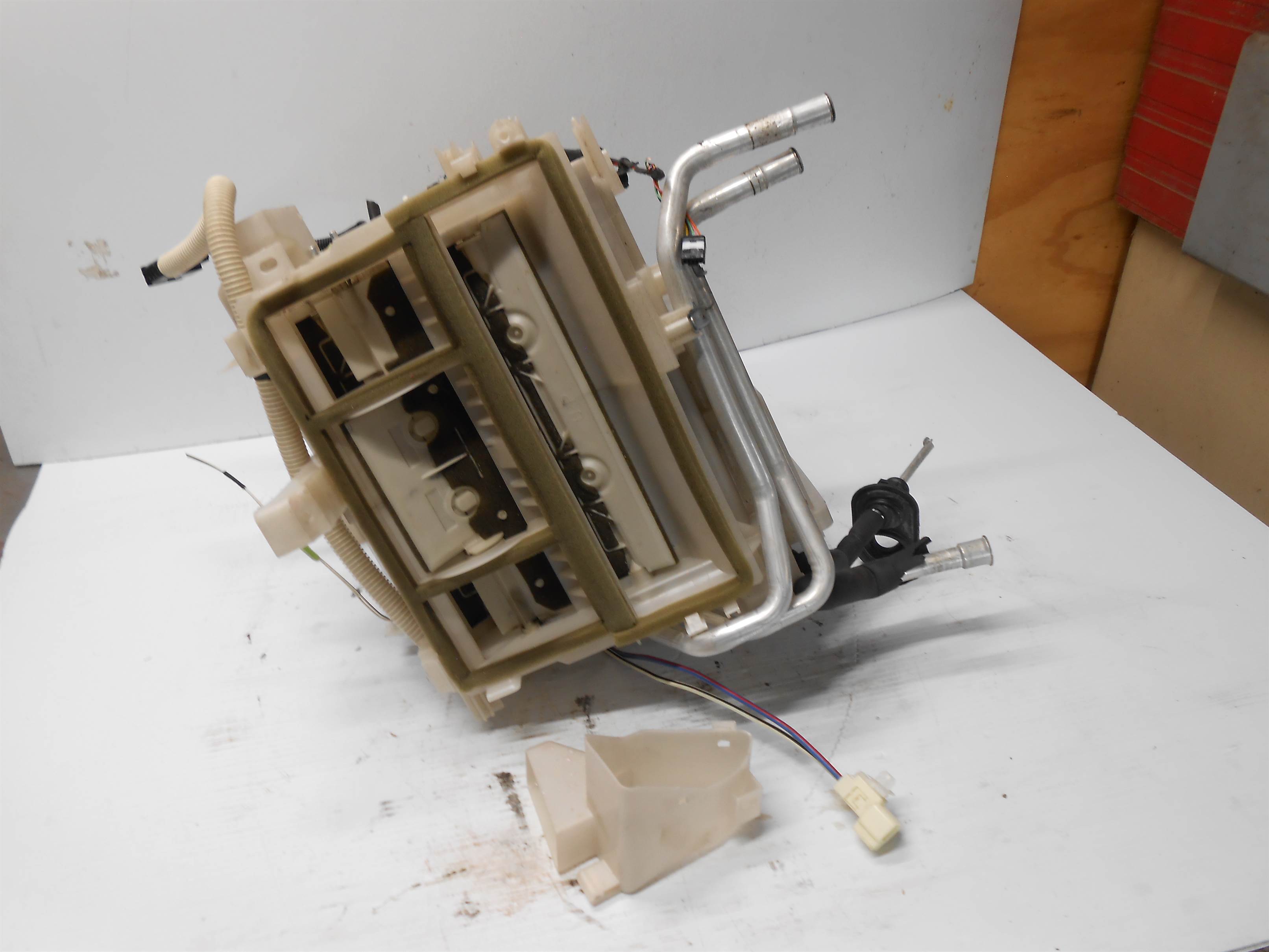 Used 2007 Toyota Prius Evaporator Heater Core Air Conditioner Unit Housing Assembly for sale small view front thumbnail