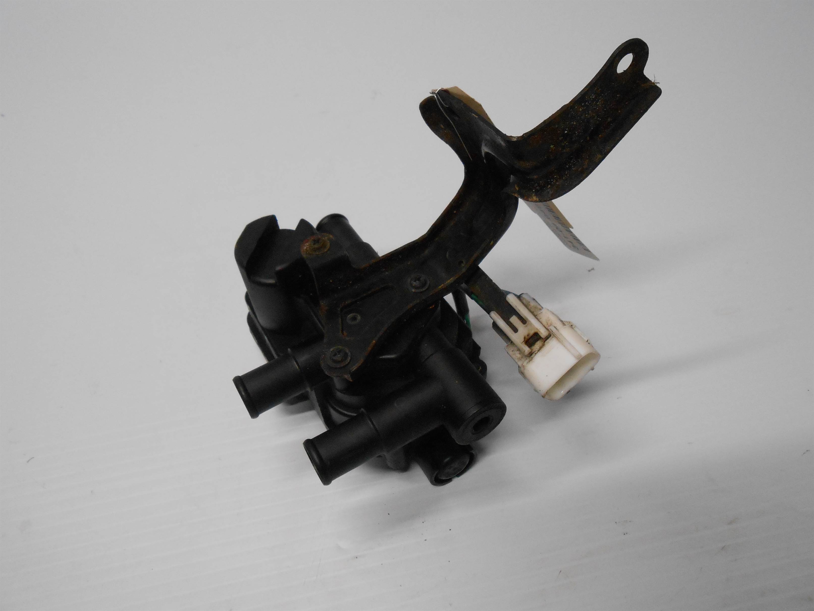 Used Fits Toyota Prius 2004-2009 Coolant Control Valve GENUINE TOYOTA 16670-21010 for sale small view front thumbnail