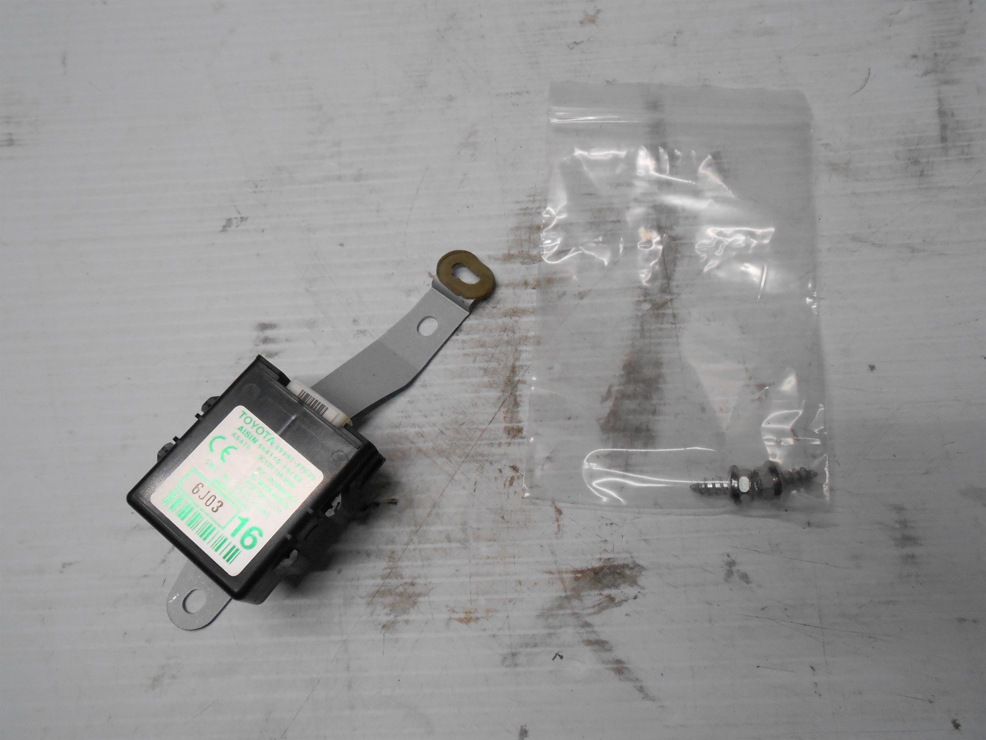 Used 2007 Toyota Prius Front Left LH Driver Electrical Key Oscillator Module B for sale small view front thumbnail