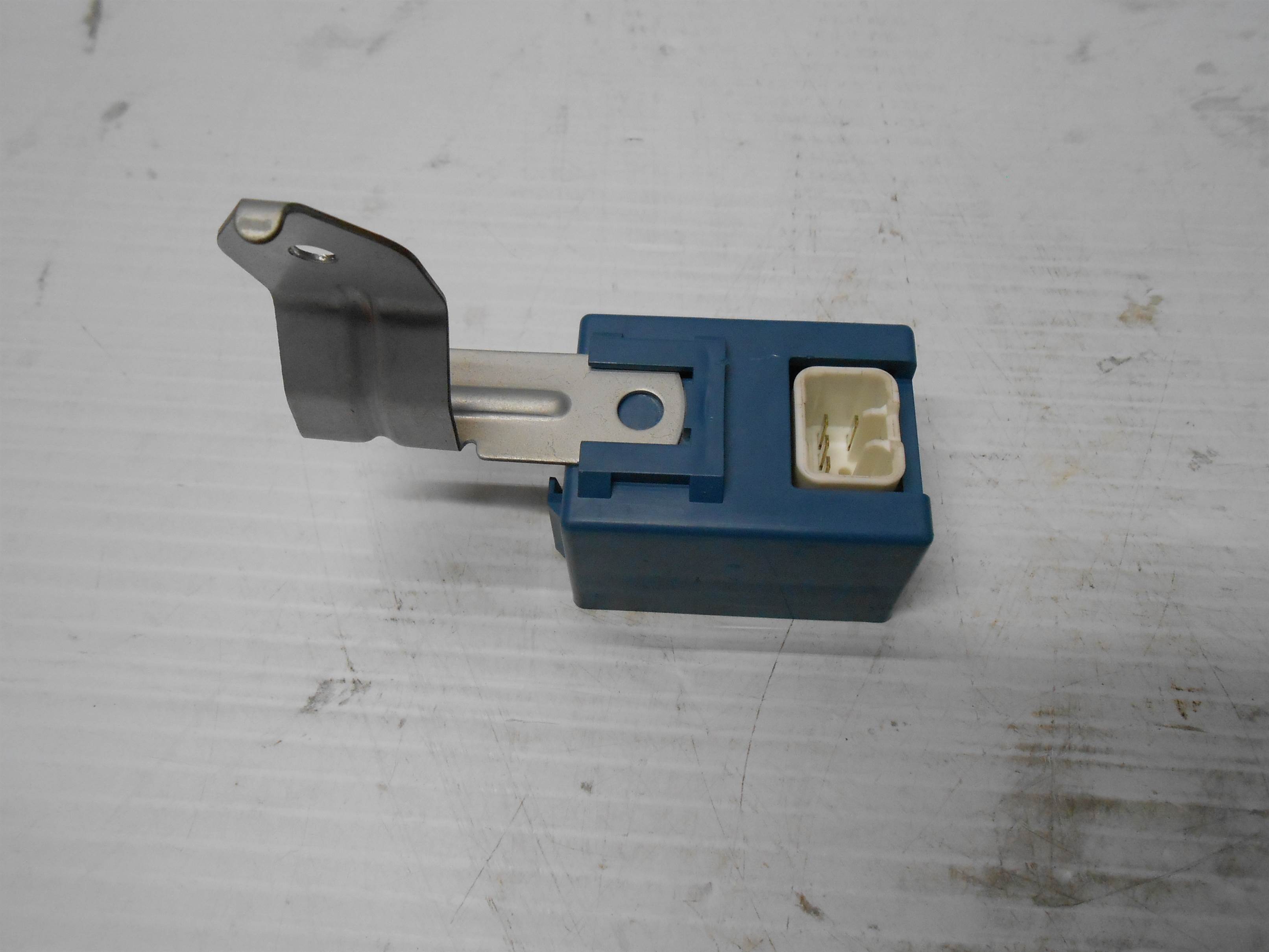 Used 2007 Toyota Prius Windshield Wiper Computer Control Module for sale small view front thumbnail