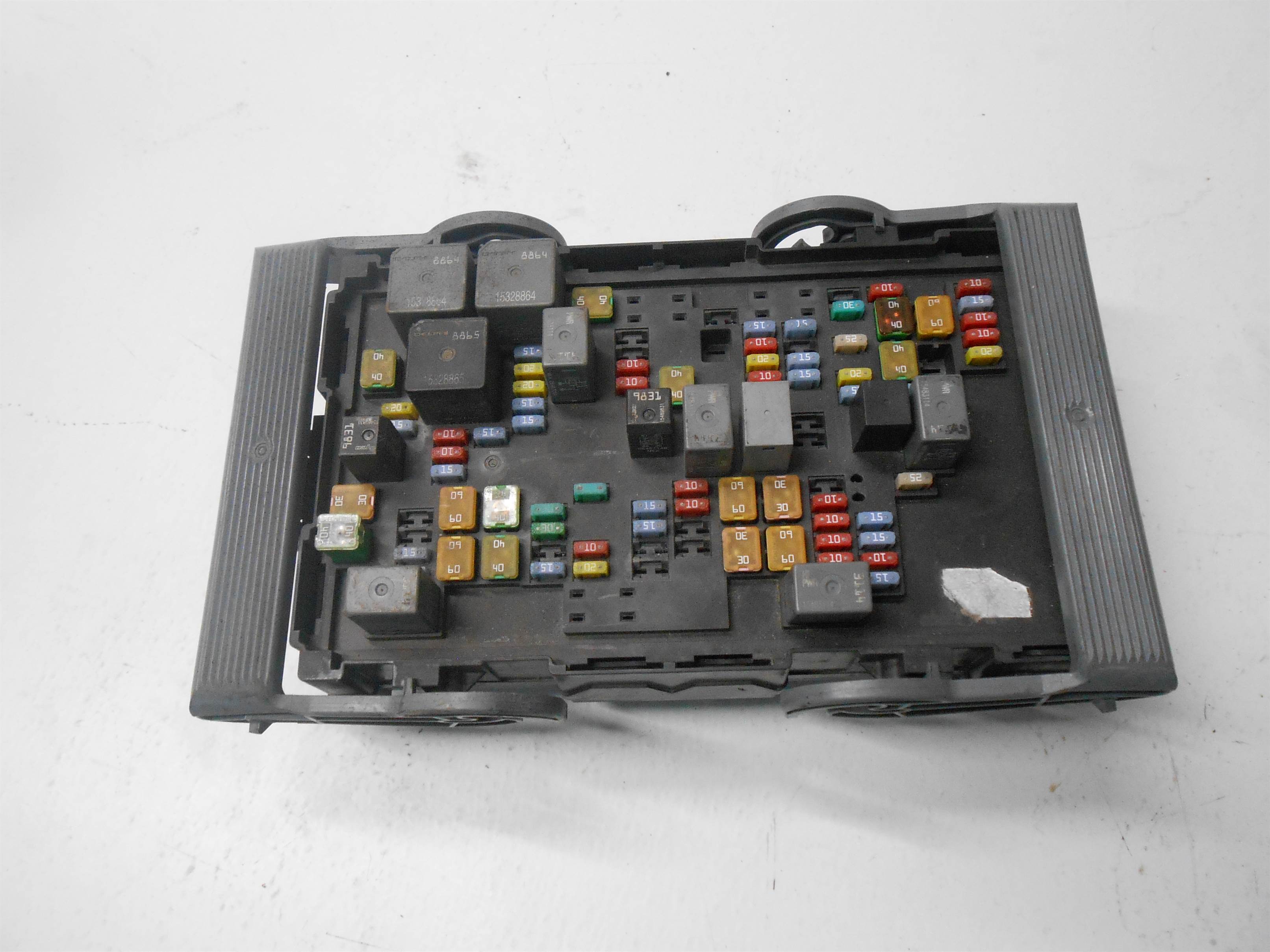Used 2010 Chevrolet Silverado 2500 Engine Compartment Fuse Box for sale small view front thumbnail