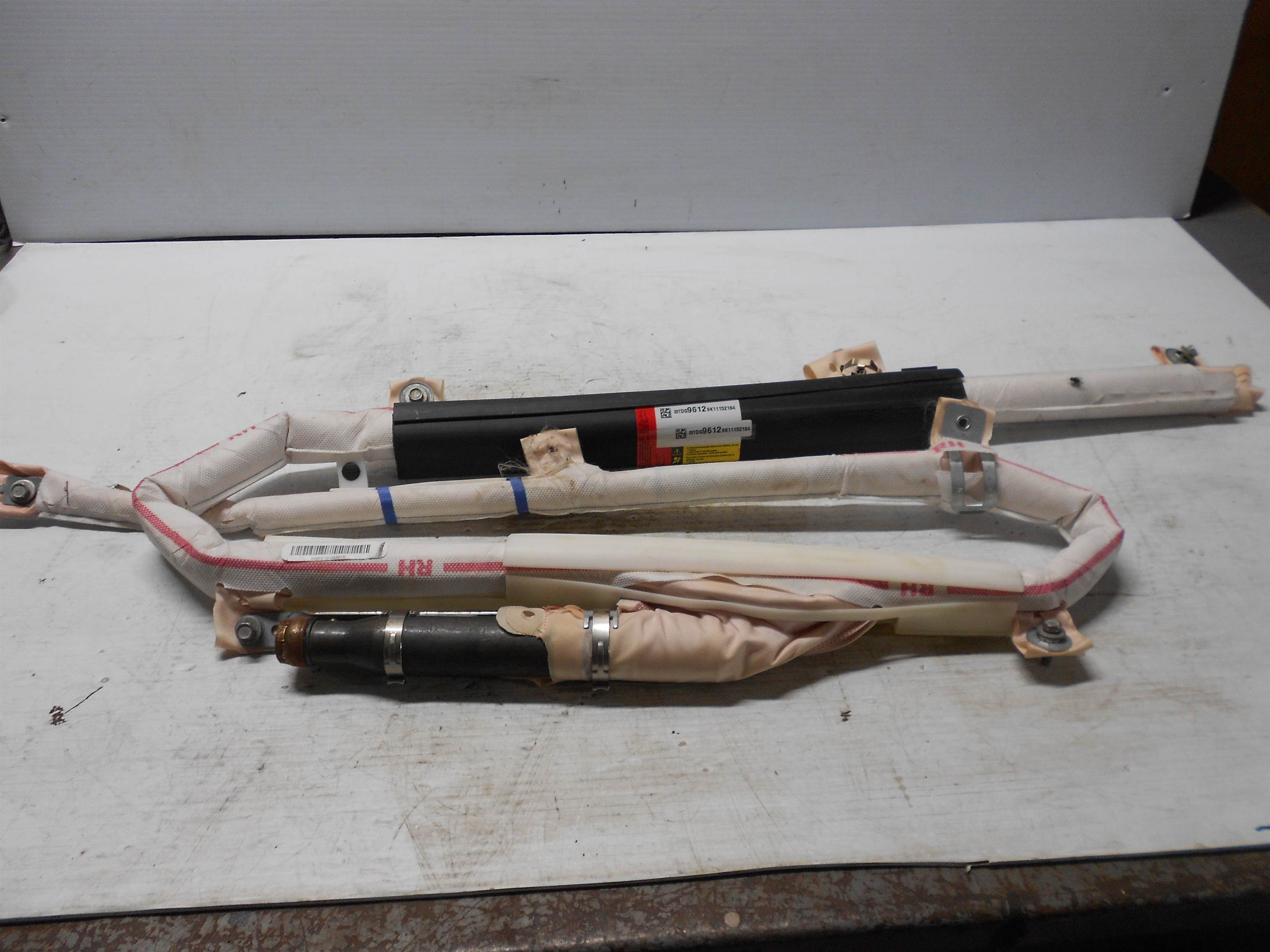Used CHEVROLET EQUINOX LT 2011 2012 2013 2014 2015 2016 2017 OEM CURTAIN RIGHT for sale small view front thumbnail